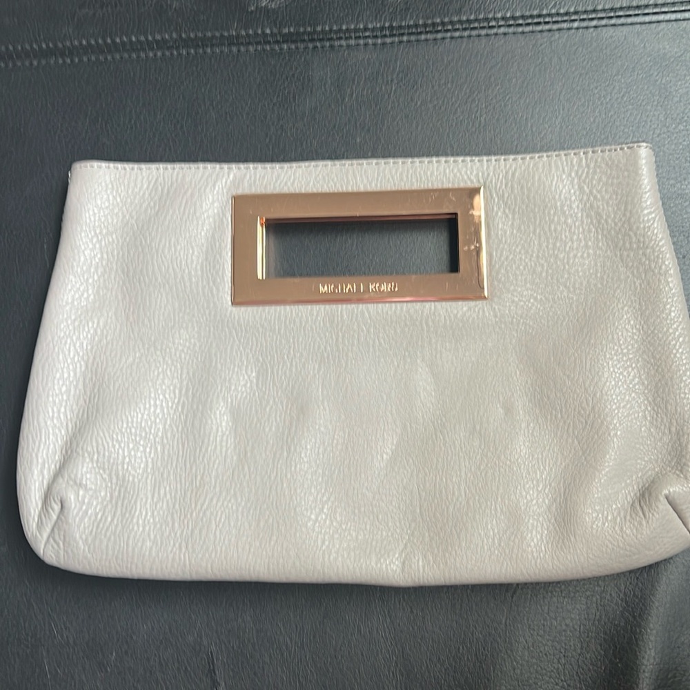 Used, in good condition Michael Kors leather bag.